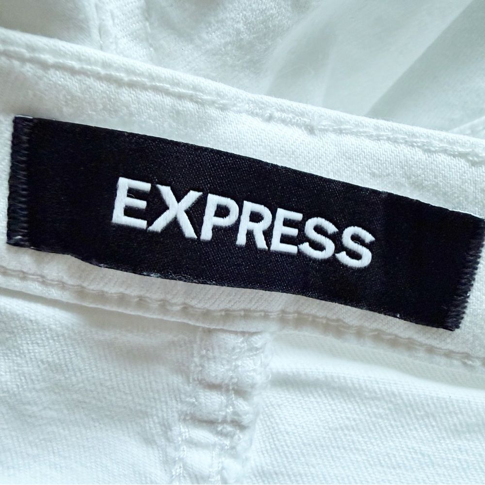 Express mid rise cut off jean shorts - Picture 2 of 5